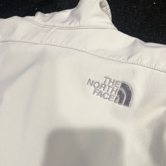 The North Face Women’s Cream Apex Jacket Sz M - Picture 4 of 5